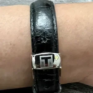Women Authentic Tissot Carson watch with date adjust ! Tissot | Accessories | Women Authentic Tissot Carson Watch  main image 4